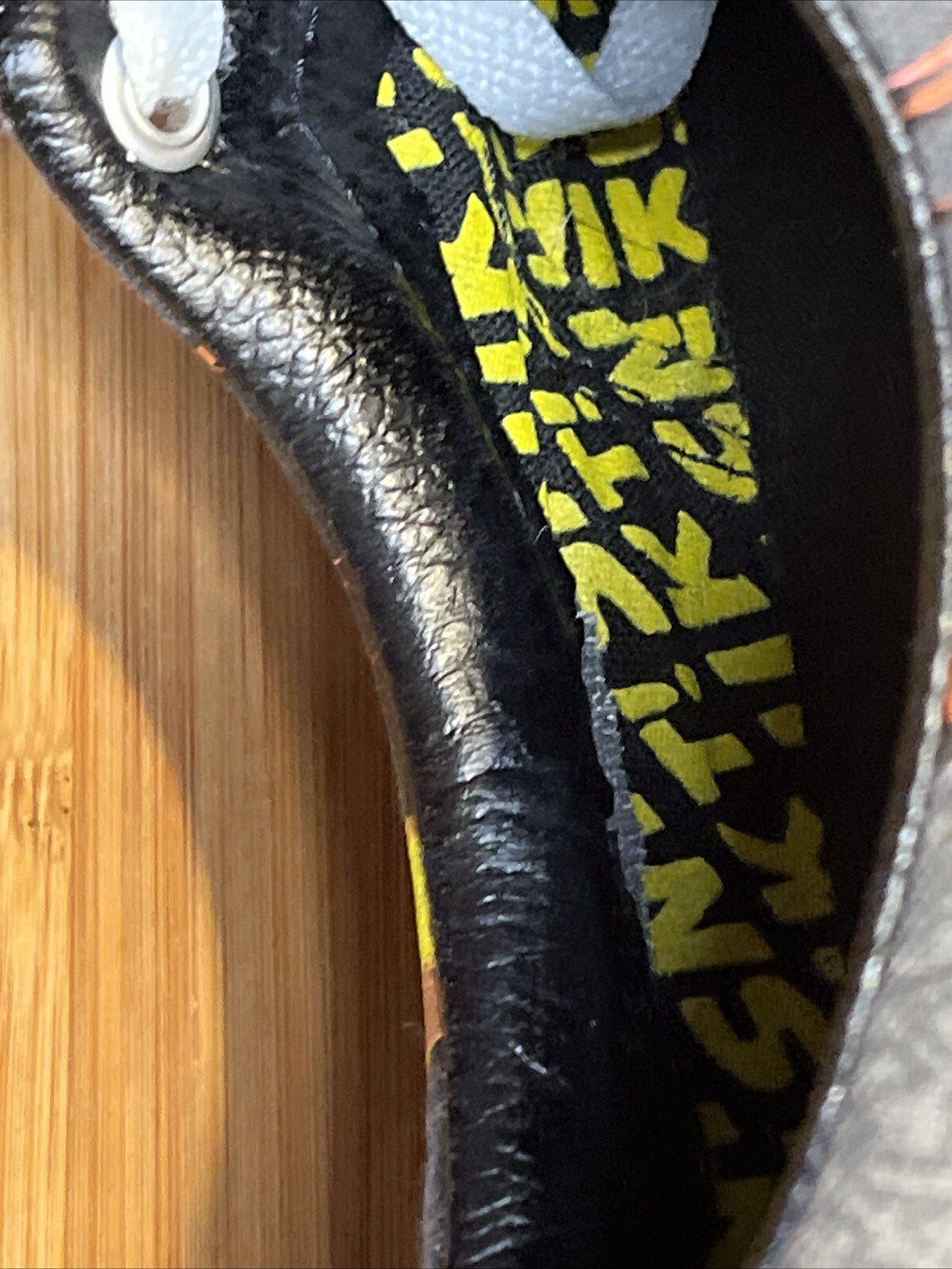 Vans Marvel Comics Wolverine X-Men Grey Sneakers Shoes Men’s 6.5 /Women’s 8 EUC