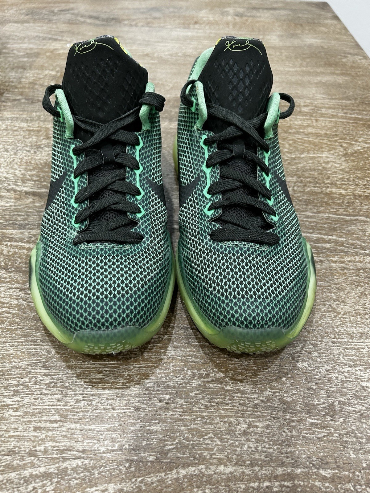 Nike Kobe X Green/Black Low Top Lace-Up Basketball Sneakers Rubber Sole Teens