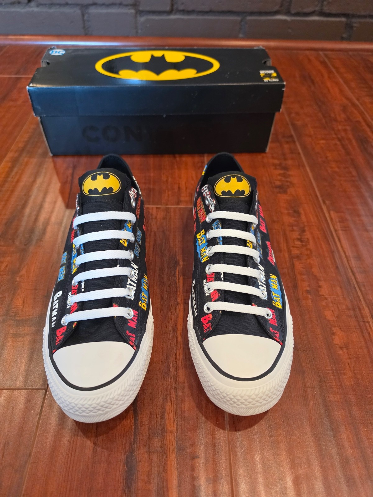 Size 11 – Batman x Converse Chuck Taylor All Star Low 80th Anniversary – Logo
