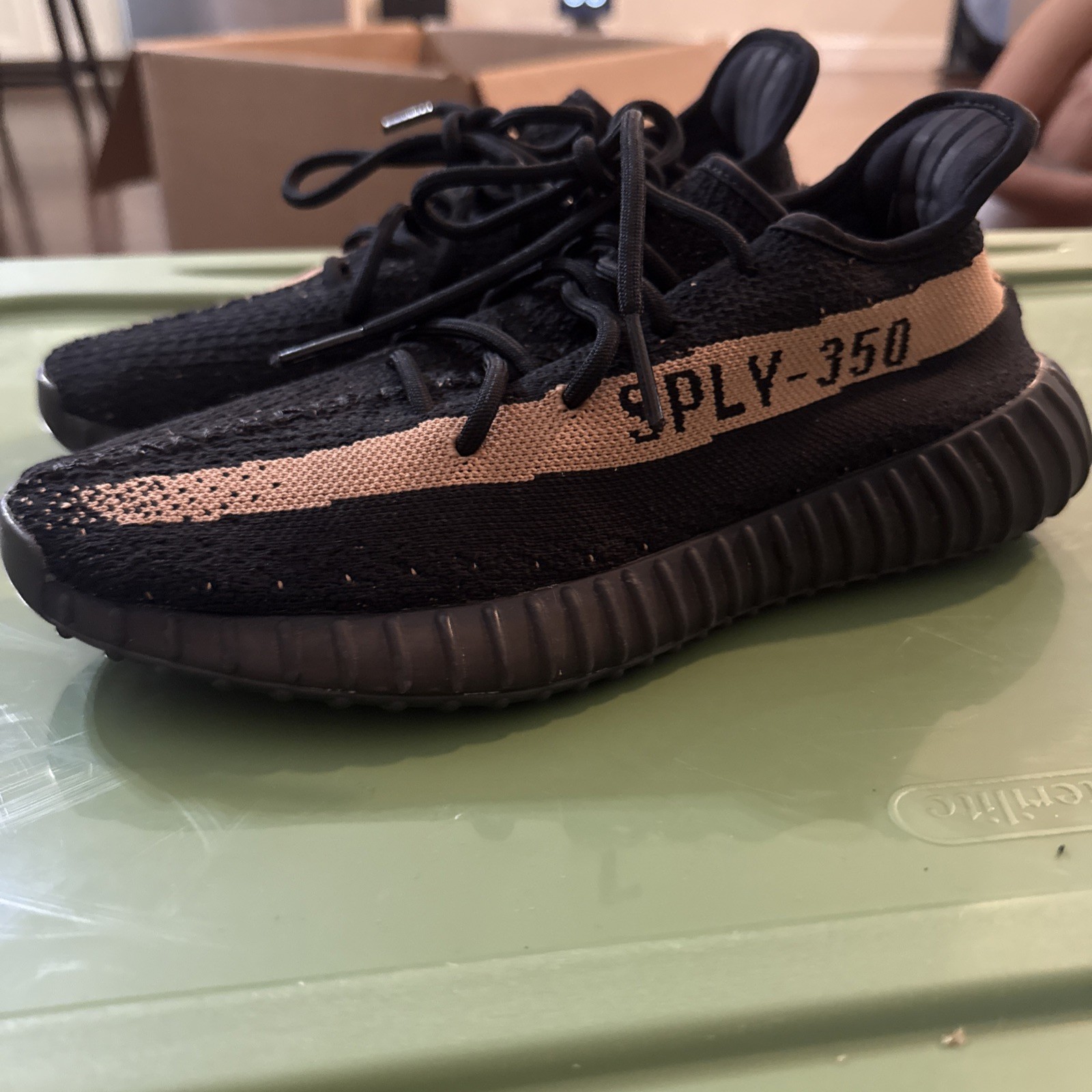 Yeezy Boost 350 V2 Men’s 8.5 Black/tan BY1605