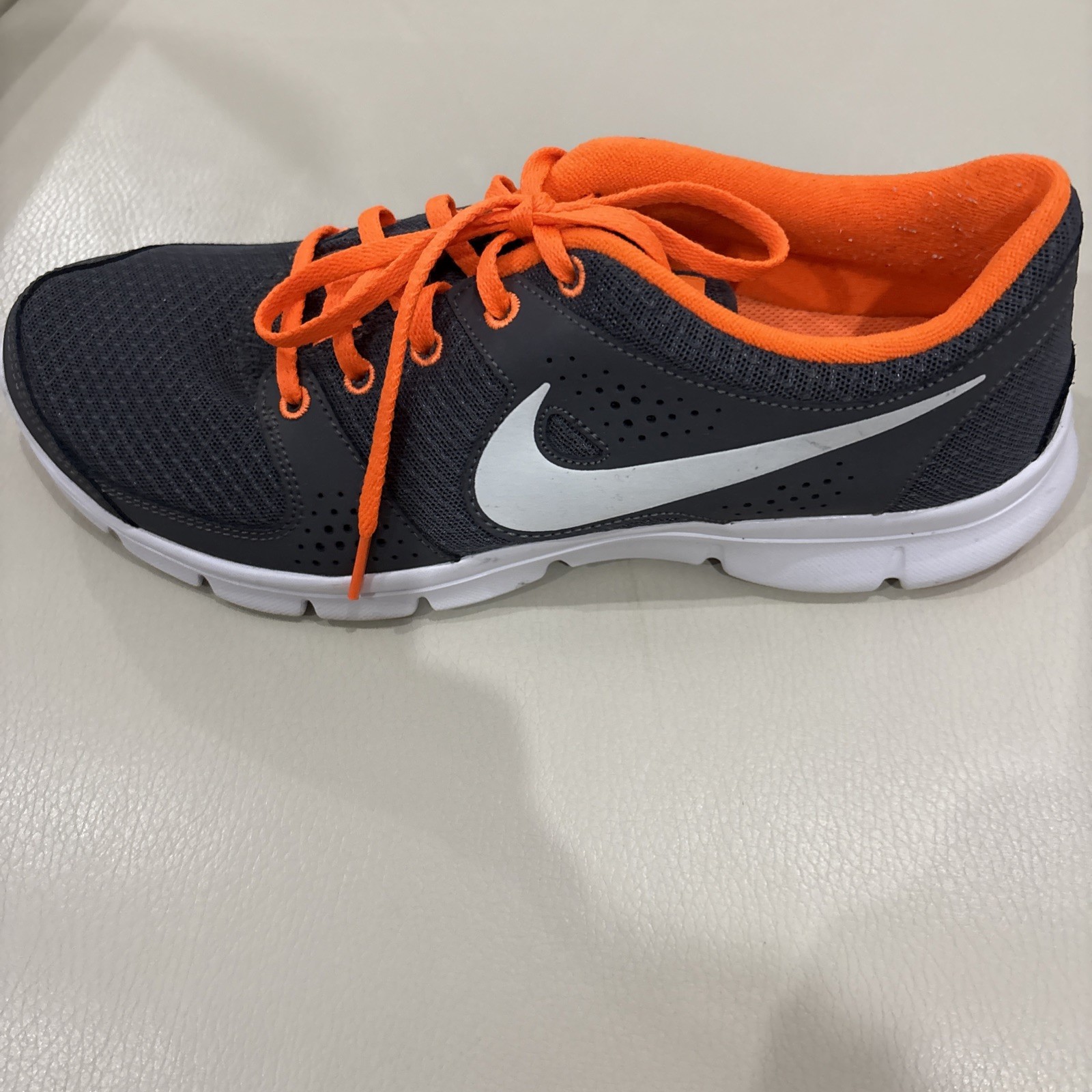 Nike Men’s 8.5 D 525762-003 Flex Experience RN UPC 008865513342920 Gray/Orange