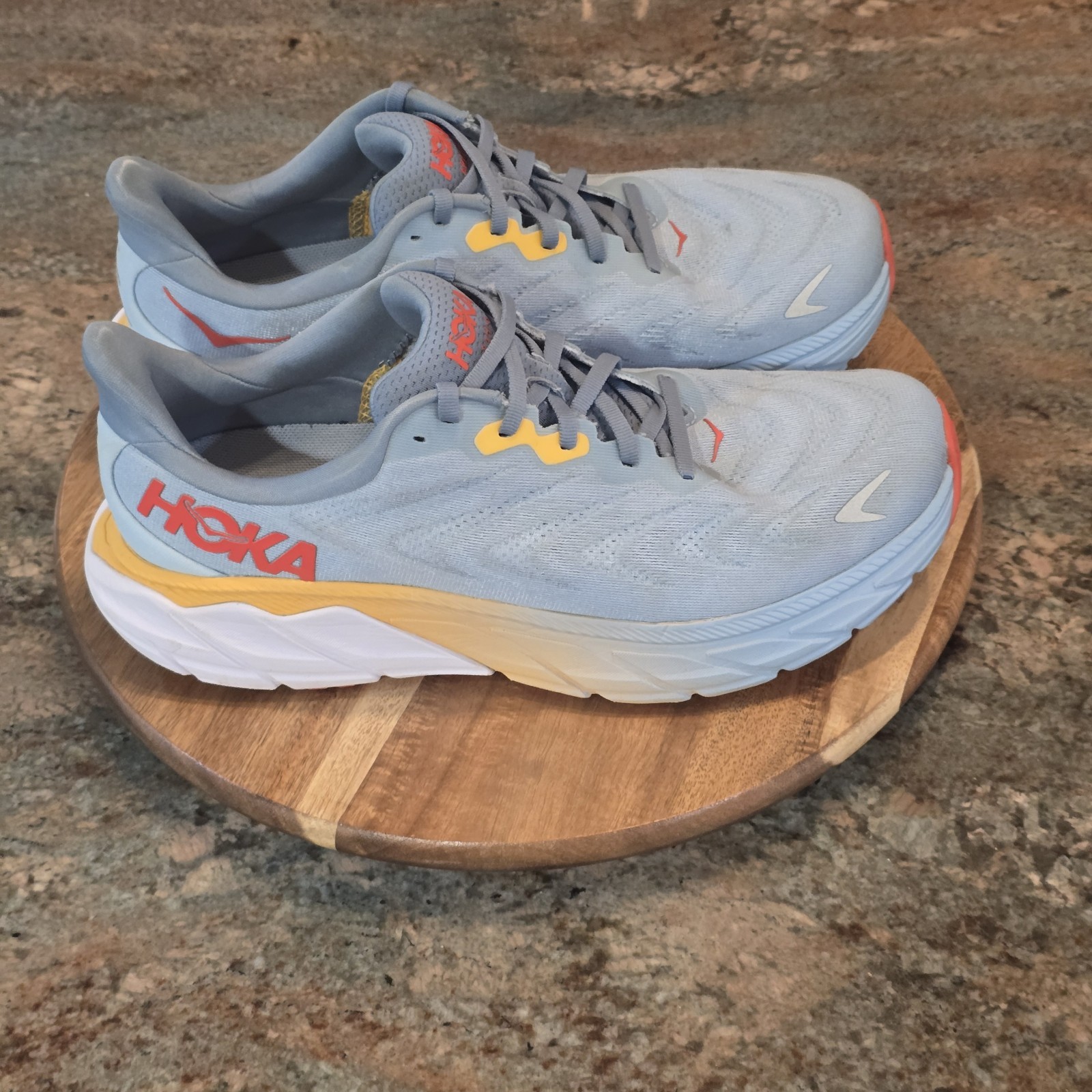 HOKA Arahi 6 Summer Song Mountain Spring – Mens Sz 9 – Athletic Running Shoes