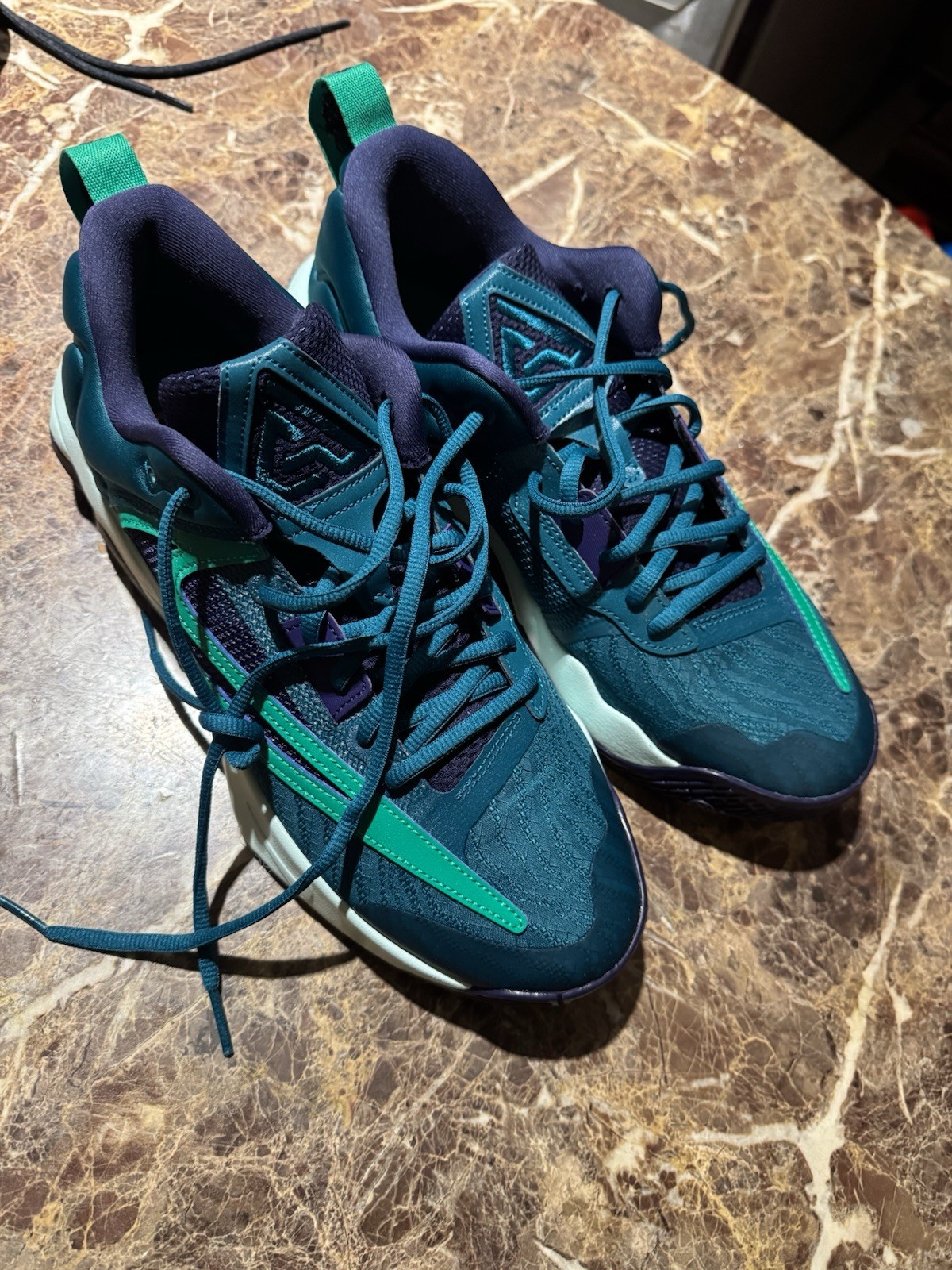 Nike Men’s Low Top Athletic Sneaker Lace-Up Colorblock Teal Navy Green