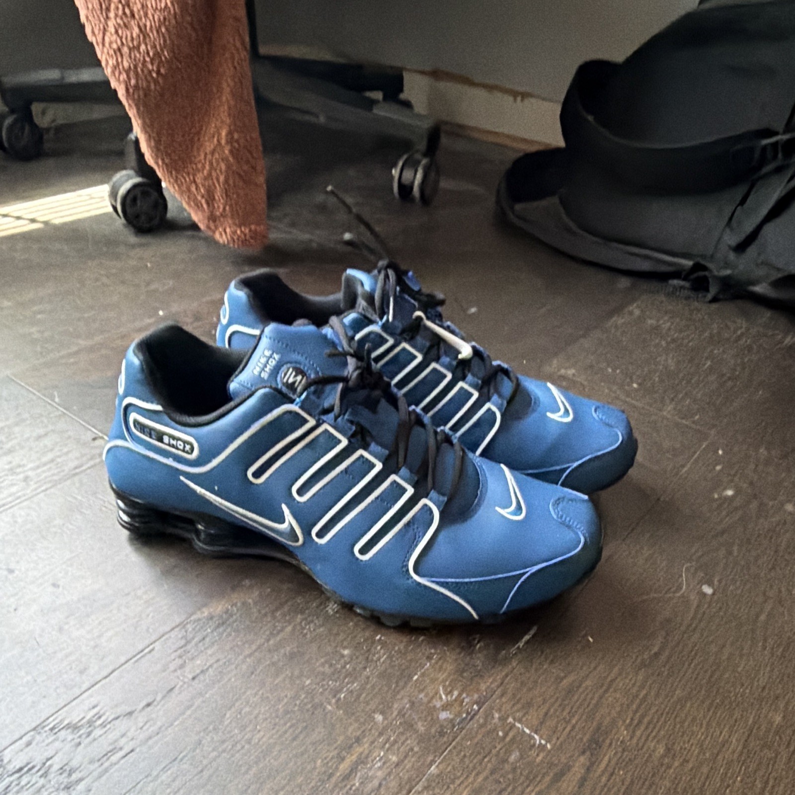 Nike Shox NZ Low Top Lace-Up Cushioned Sneakers Blue/Black/White 315844