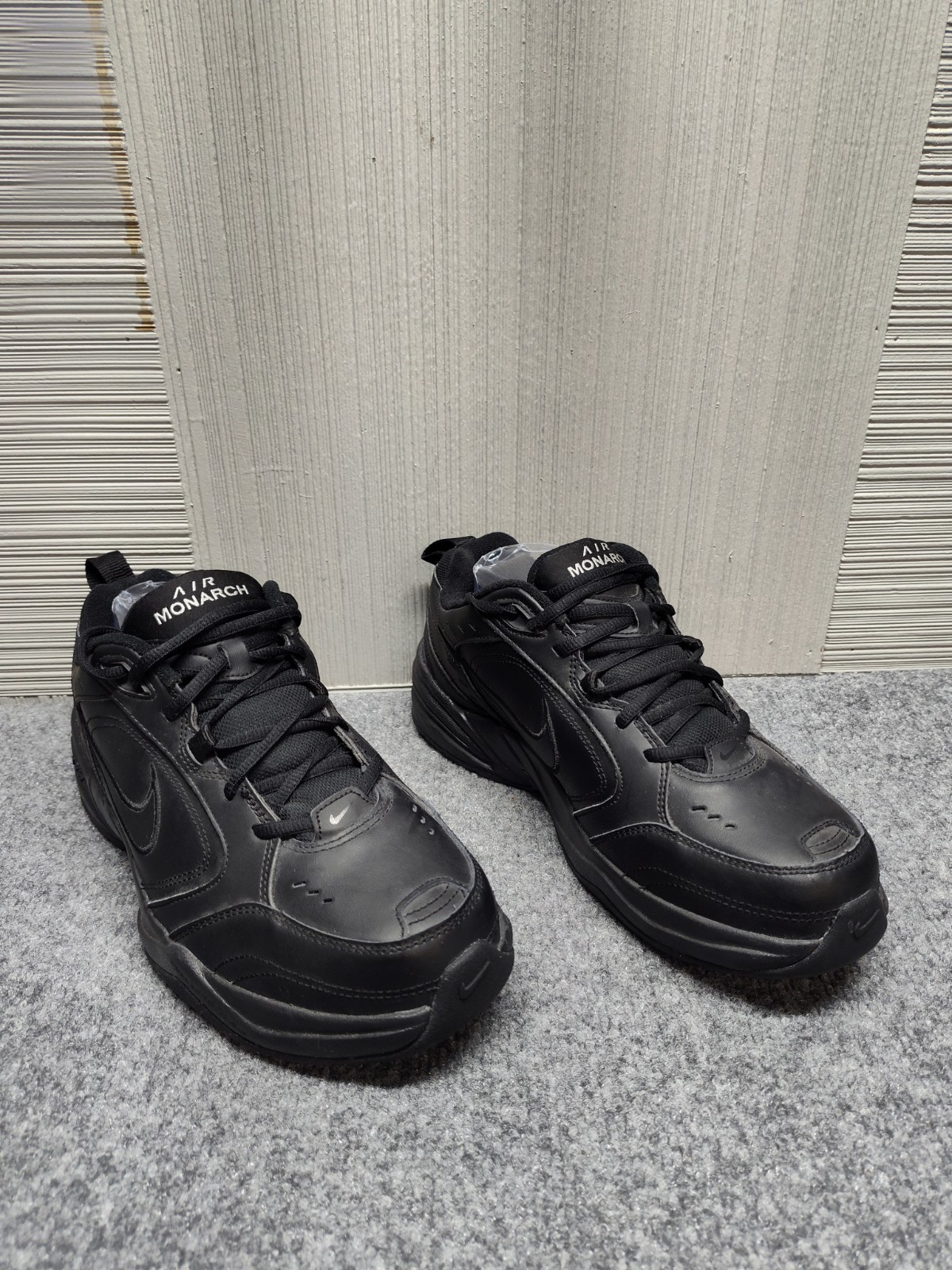 Nike Air Monarch Men Sneaker 9.5W Black Lace Up Closed Toe Logo Training ShoeS