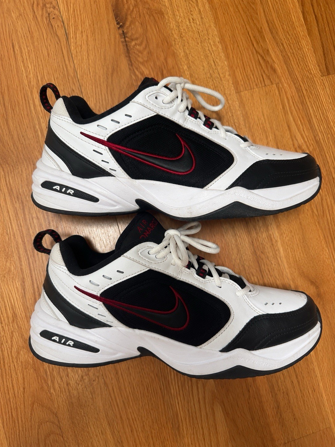 Nike Air Monarch IV Men’s 9 Wide Dad Shoes Walking White Black Red Retro Y2K