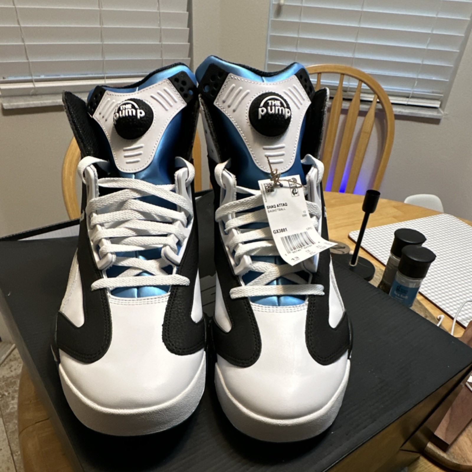 Reebok Shaq Attaq GX3881 Orlando Magic Sneaker White Black Blue 2022