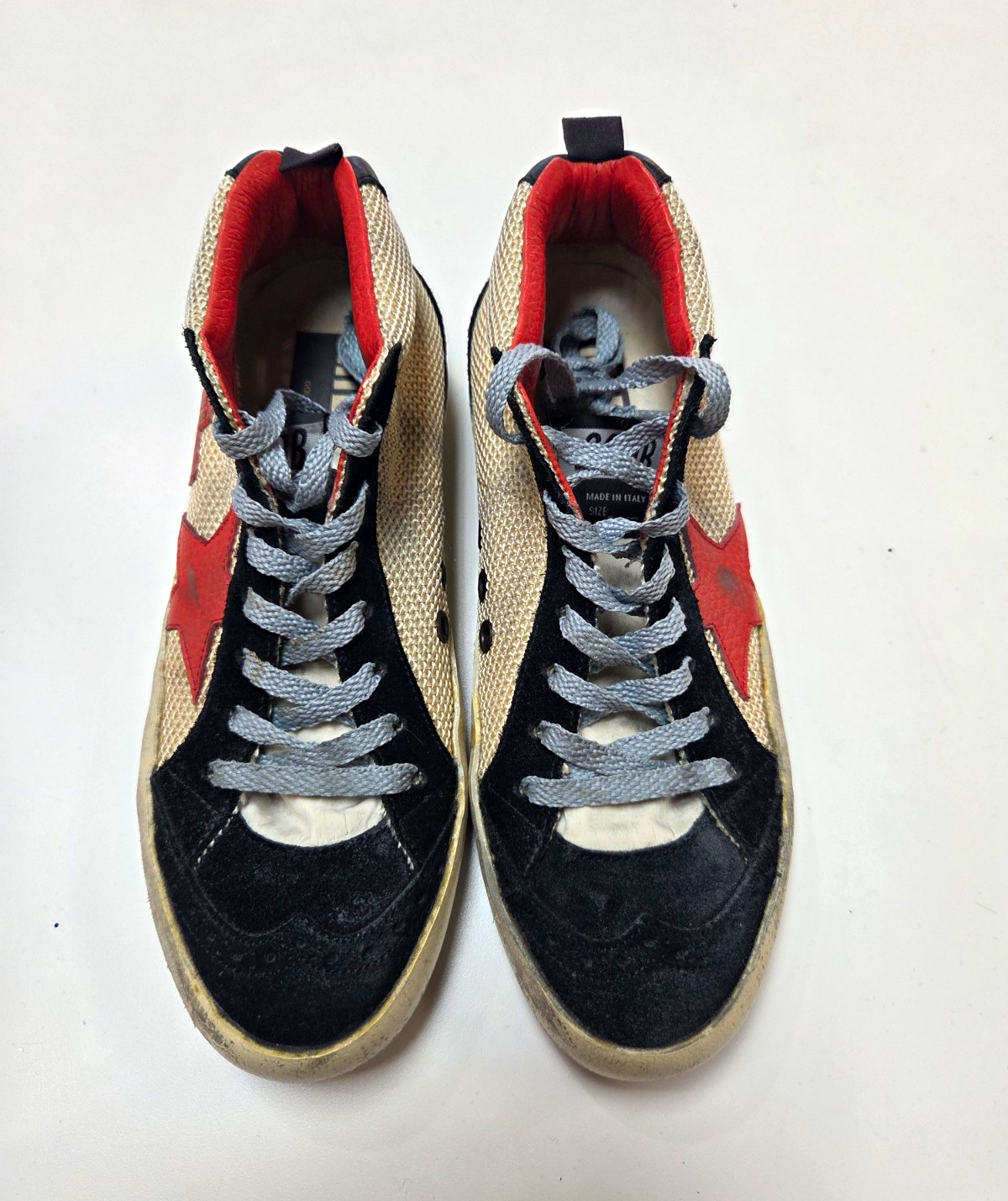 Golden Goose Unisex Adults Low Top Lace-Up Star Sneakers Beige/Black/Red