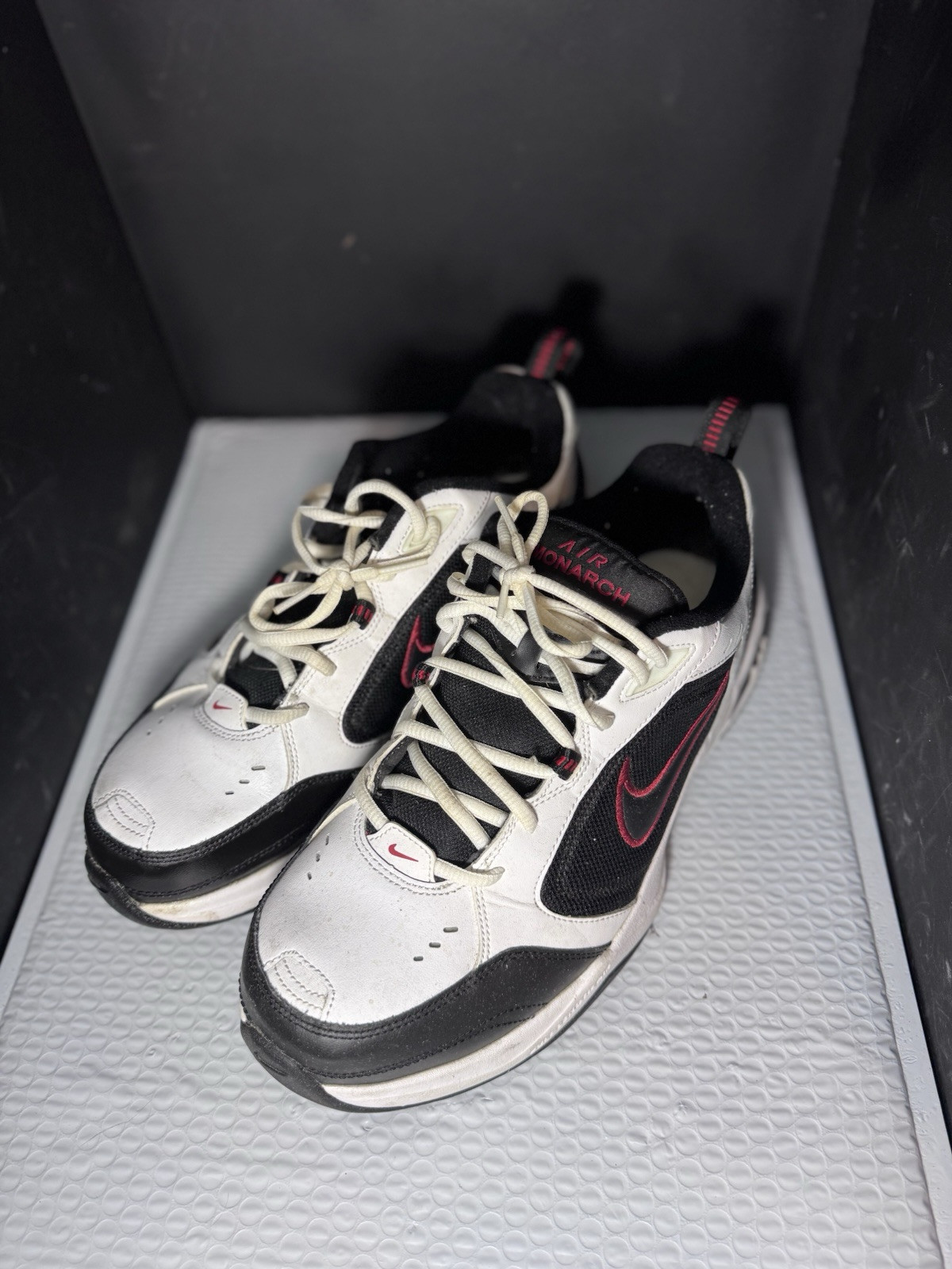 NIKE AIR 416355-101 US SZ 10.5 Mans (Z85)