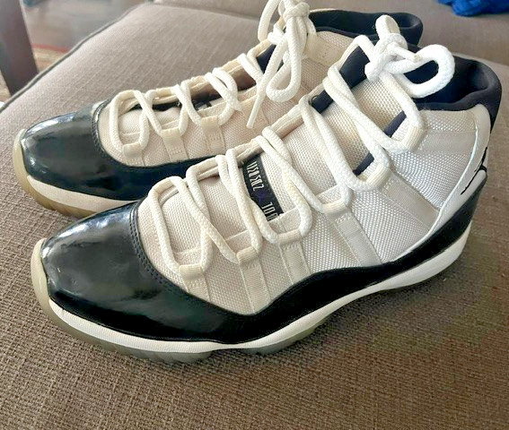 Men Nike Air Jordan Retro 11 Concord 2011 White Black Shoes Size 10.5 378037-107