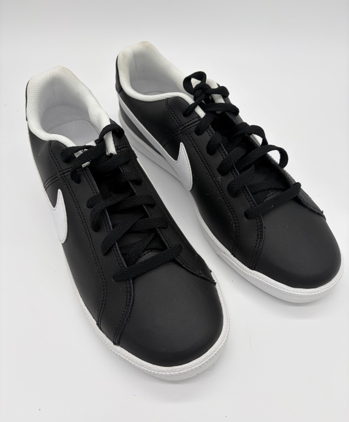 Nike Court Royale Low Top Men’s Leather Sneakers Black/White Lace Up 749747-010