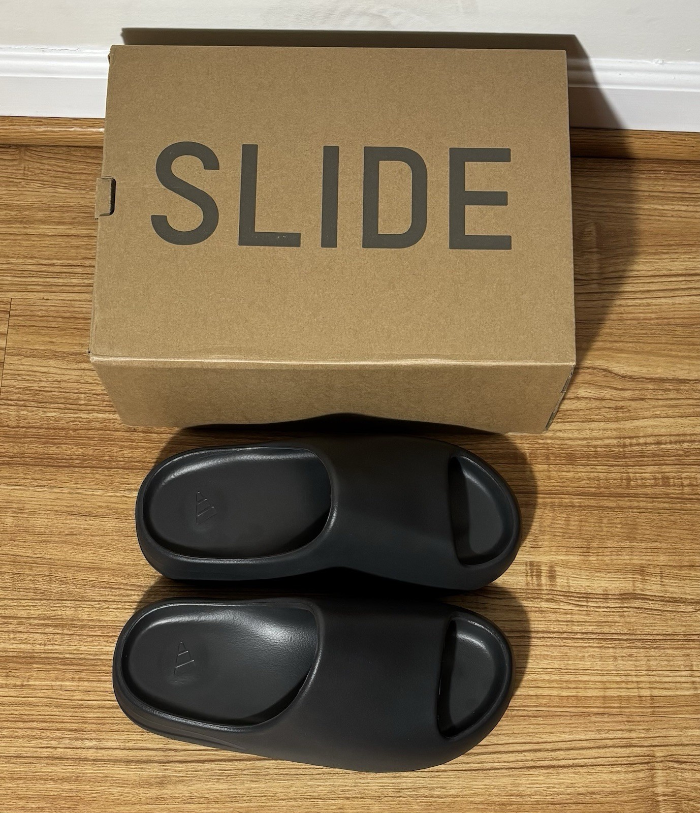 Adidas Yeezy Slide Onyx ( HQ6448) – Men’s Size 8 BRAND NEW
