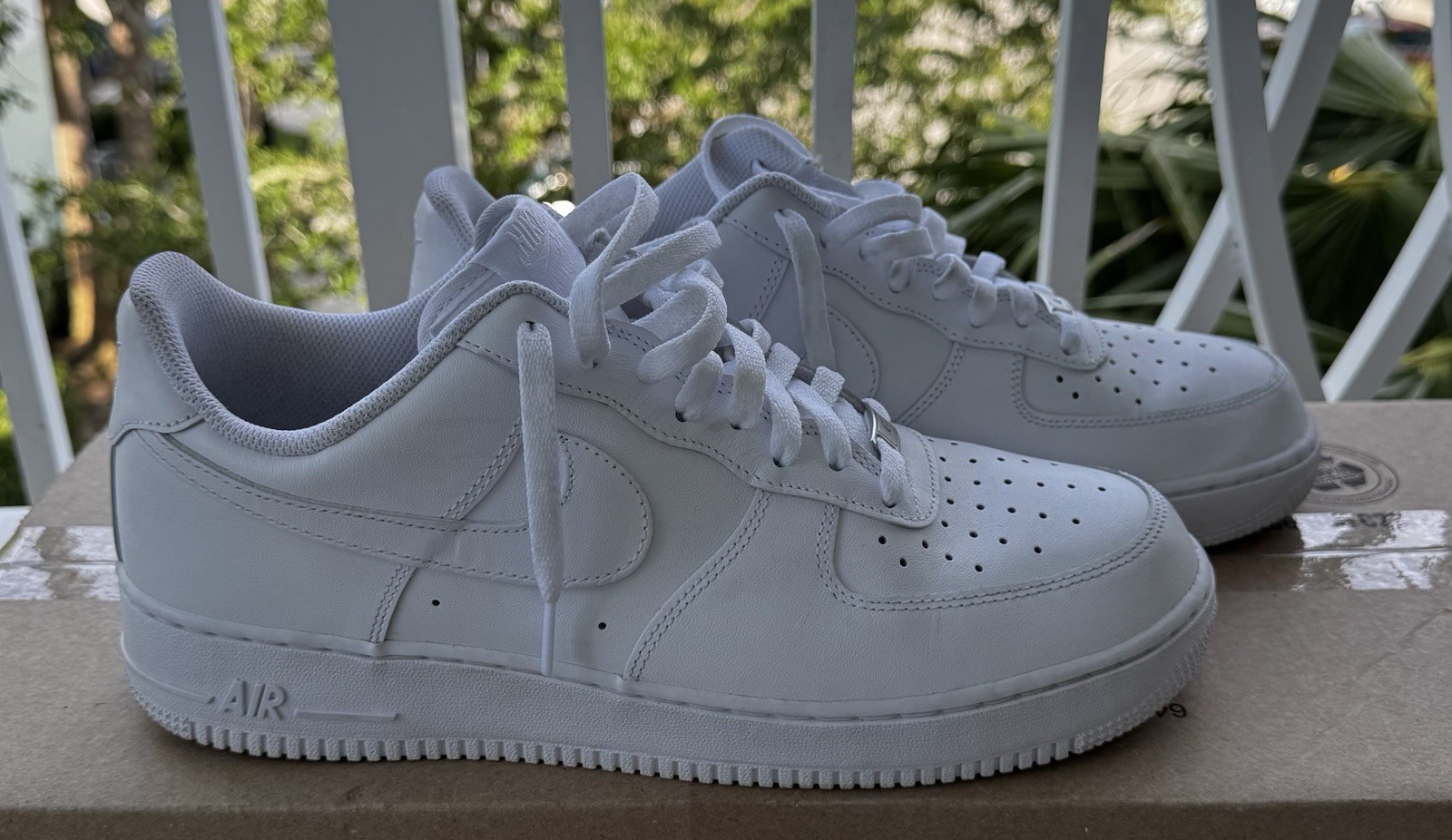 Nike Men’s Size 11.5 Air Force 1 ’07 Low Top Triple White Sneakers
