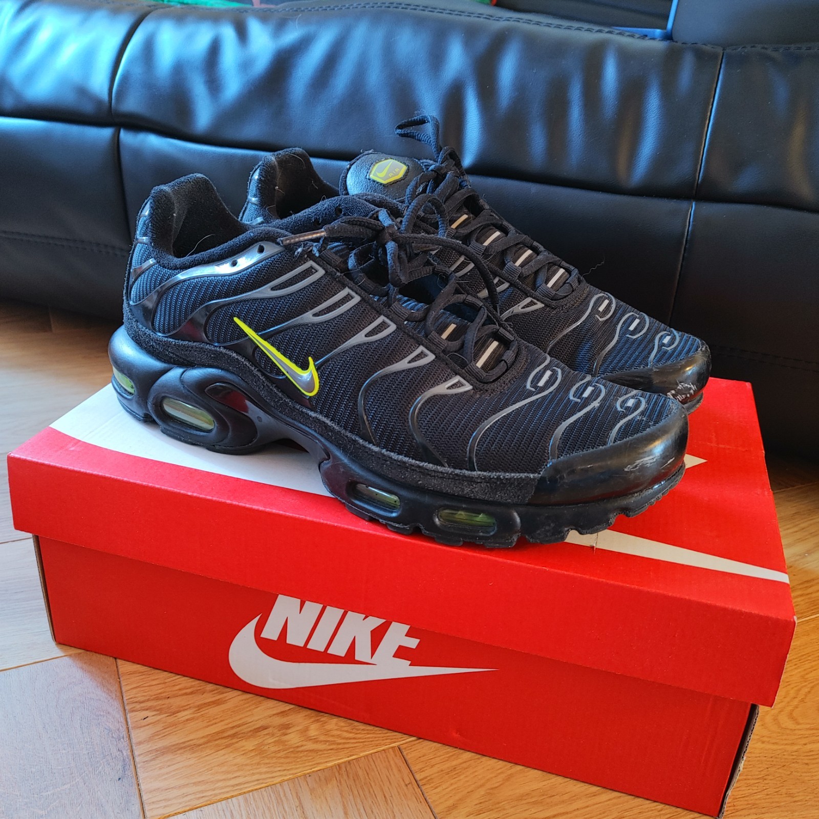 Nike Air Max Plus Grey Black Green Volt FQ2381-001 Men’s Size 11 Shoes W Box
