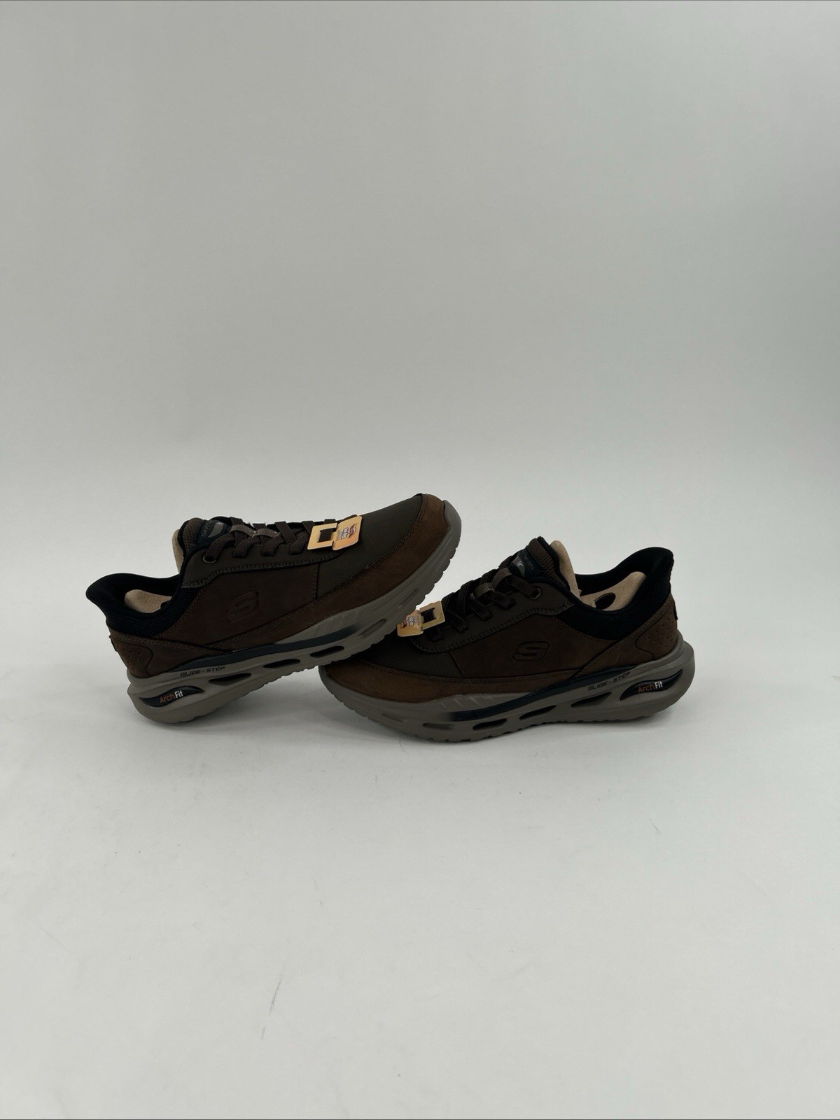 Man’s Athleisure Skechers Arch Fit Orvan Moxley Oxford 8.5 Men
