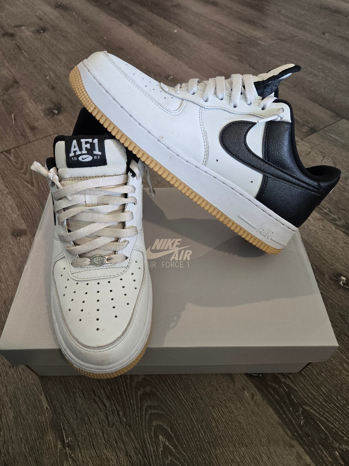 Nike Air Force 1 07 LV8 White Black Metallic Silver Men Size 10 IB6847-100 Box