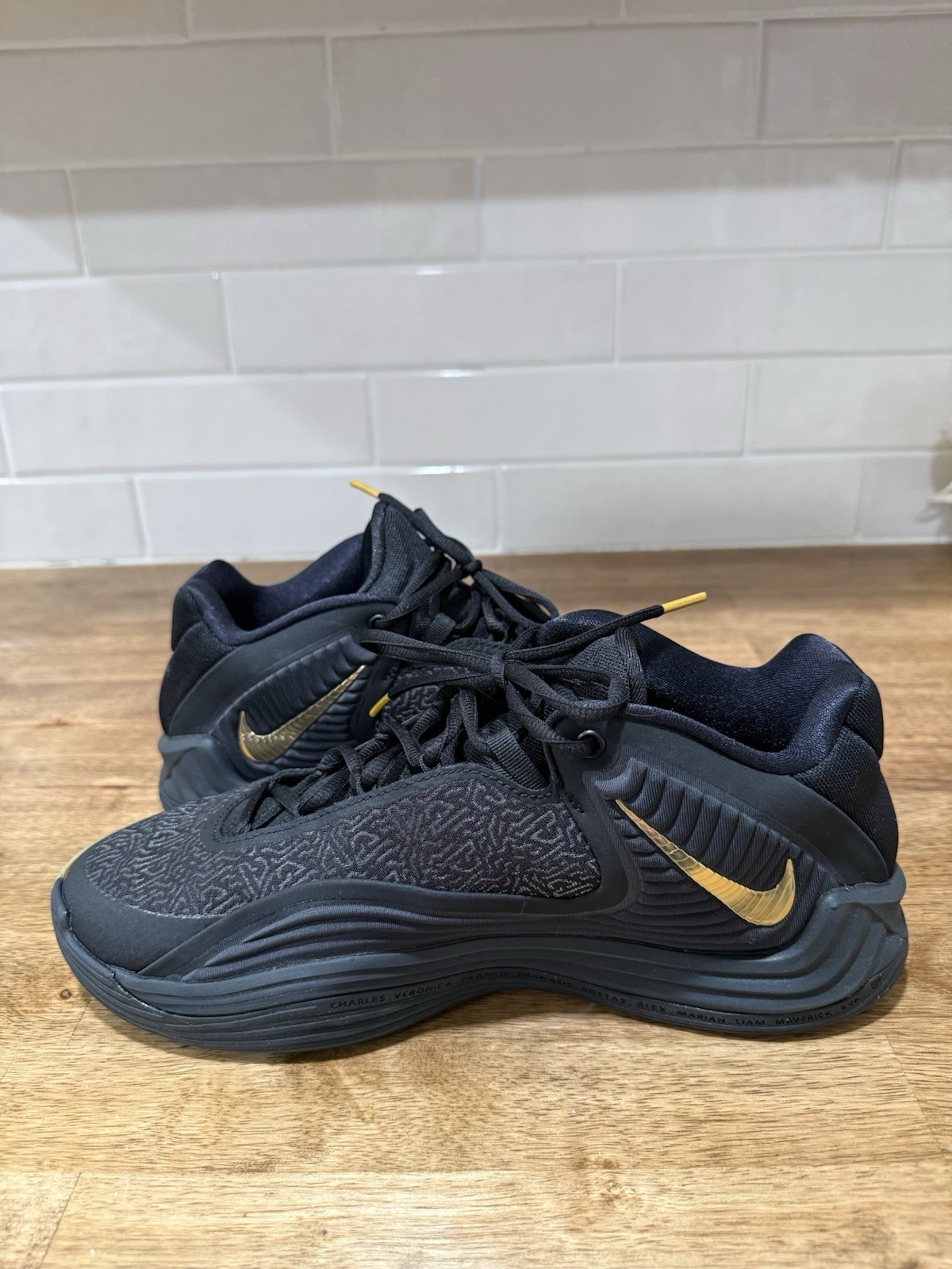 Nike Giannis Freak 7Men’s Low Top Lace-Up Sneaker Black/Gold Geometric