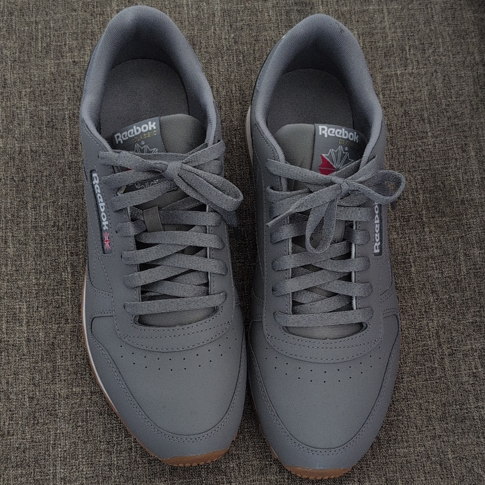 Reebok Classic Men’s Gray Leather Low Top Lace-Up Athletic Sneakers