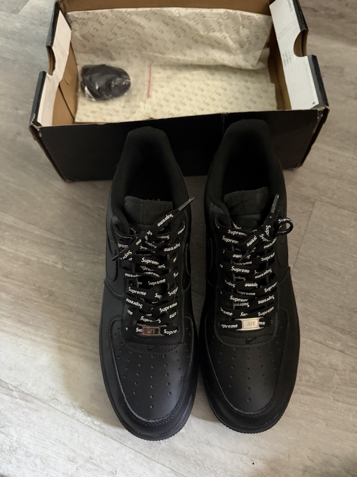 Nike Air Force 1 Low x Supreme Black Men’s Low Top Lace-Up Sneakers