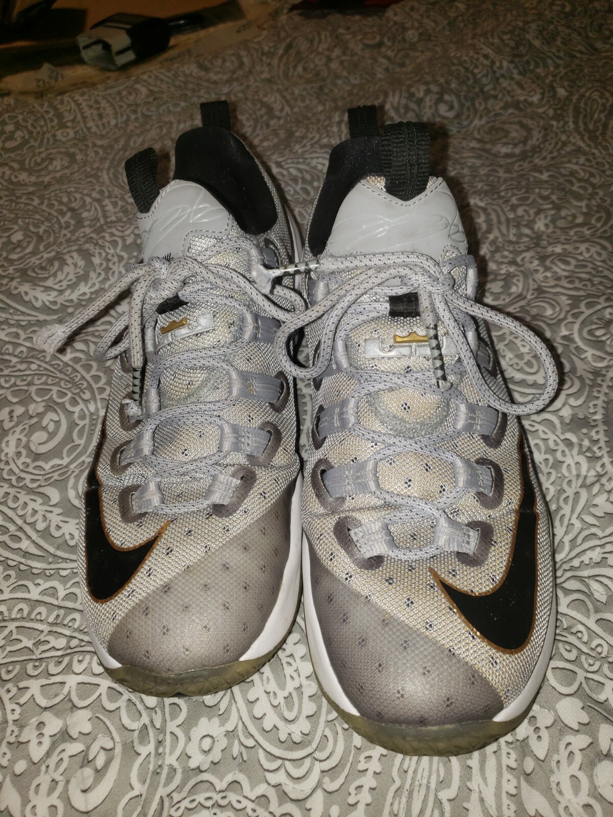 Nike LeBron 13 Low silver Metallic Gold Mens 9.5 Basketball Shoes 831925-071