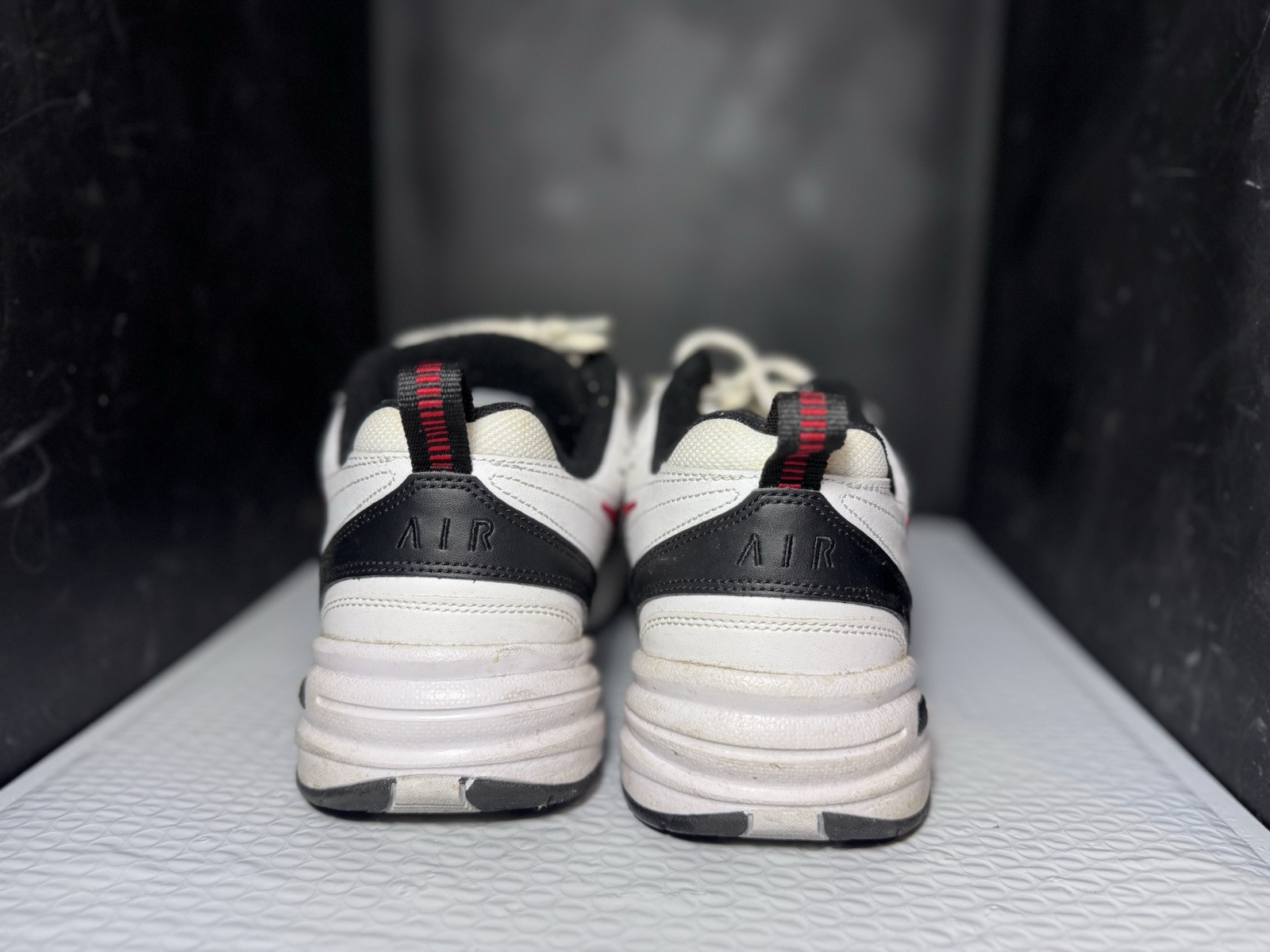 NIKE AIR 416355-101 US SZ 10.5 Mans (Z85)