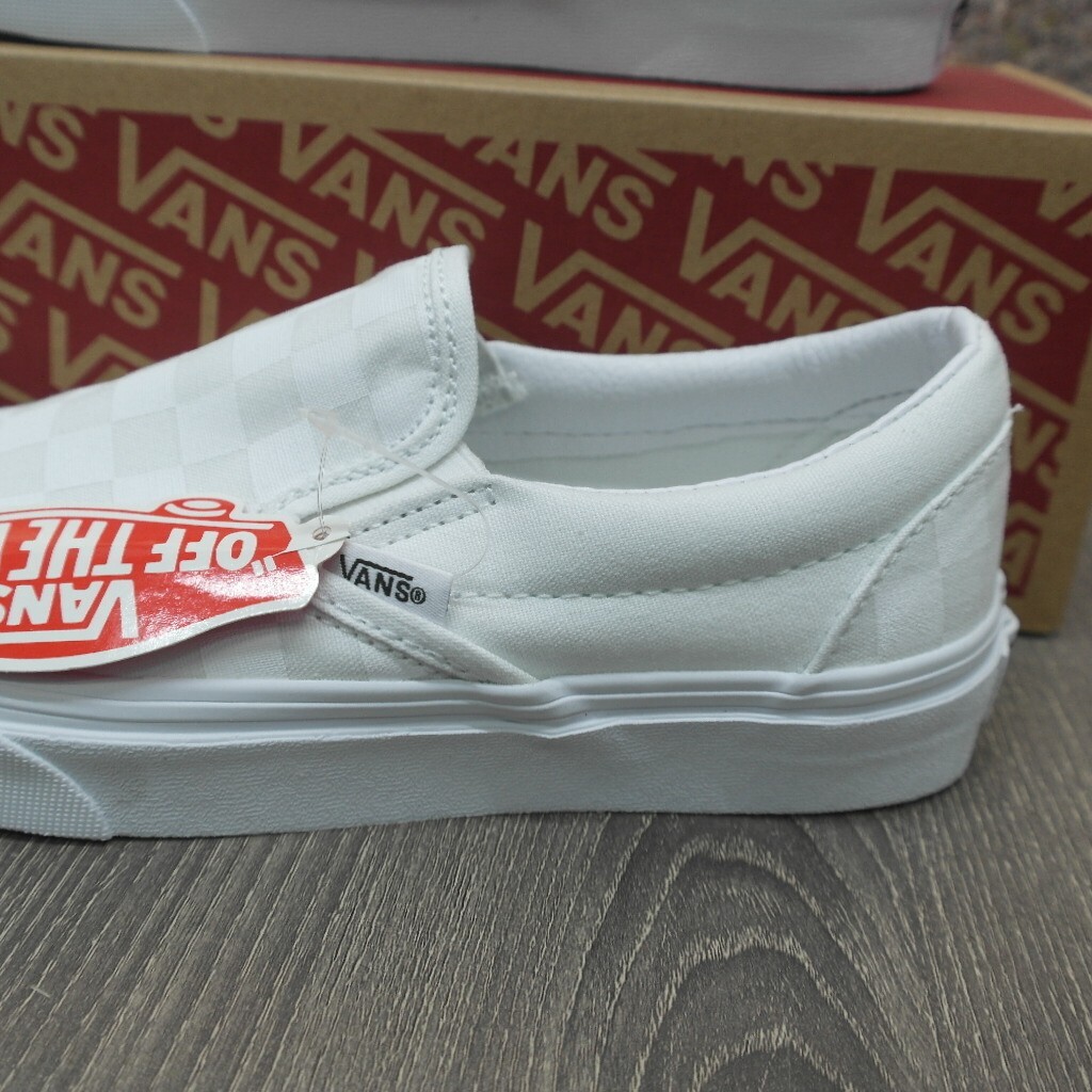 Vans VN000EYE Classic Slip On White Checkered Shoes Mens SZ 5, Ladies SZ 6.5