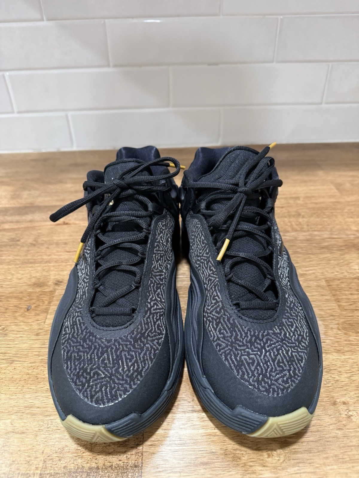Nike Giannis Freak 7Men’s Low Top Lace-Up Sneaker Black/Gold Geometric