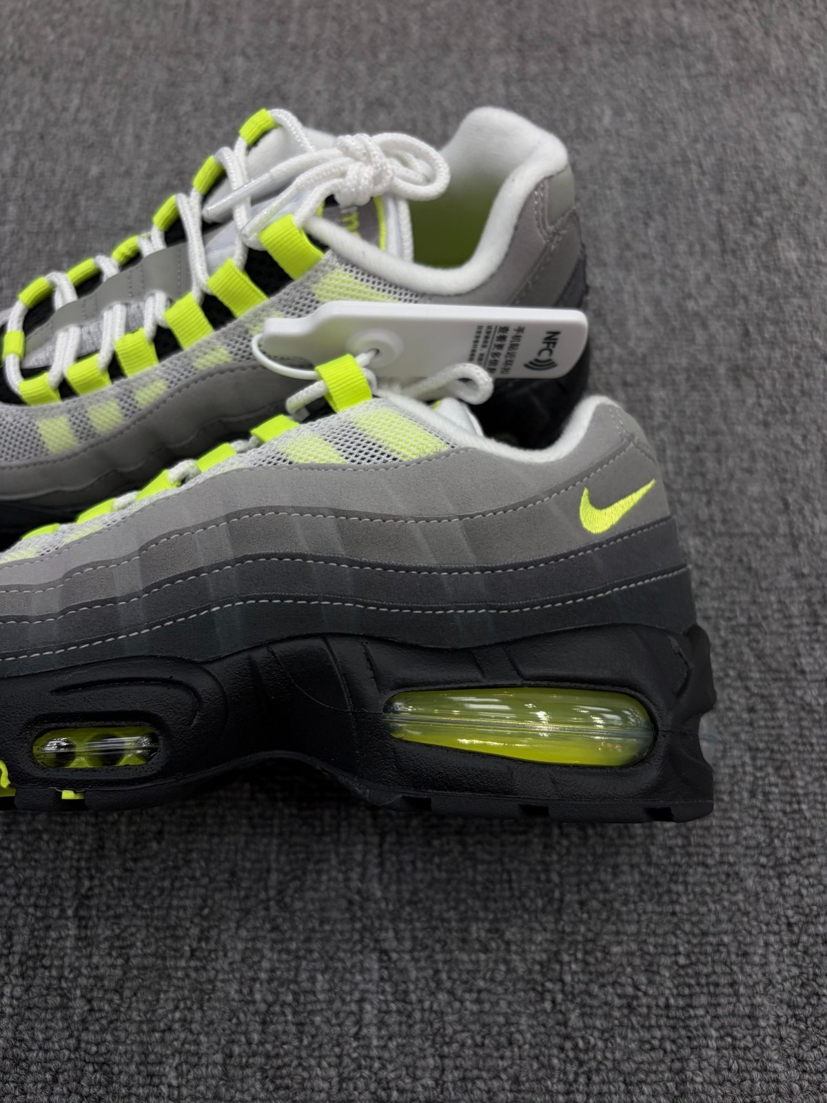 HM4740-001 Air Max 95 OG Neon 2025 Men’s Sneaker size Neon Yellow