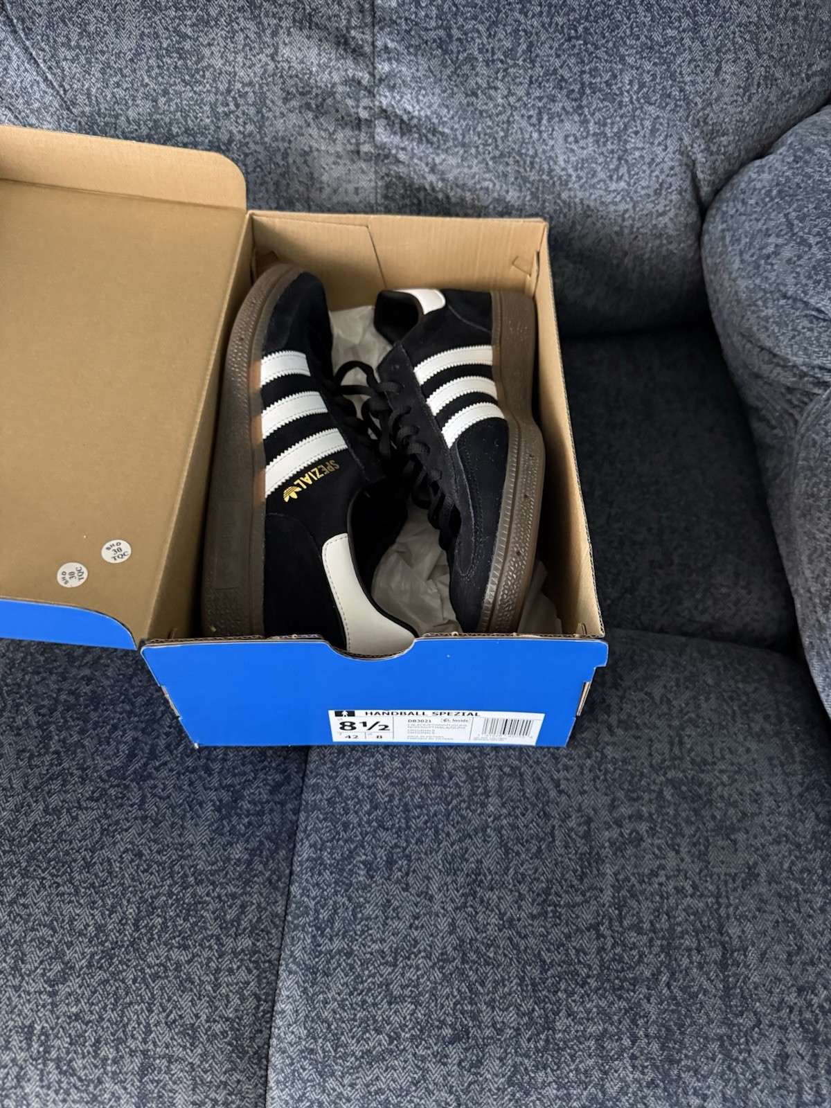 adidas Handball Spezial Men’s Black/White Low Top Lace-Up Athletic Sneakers
