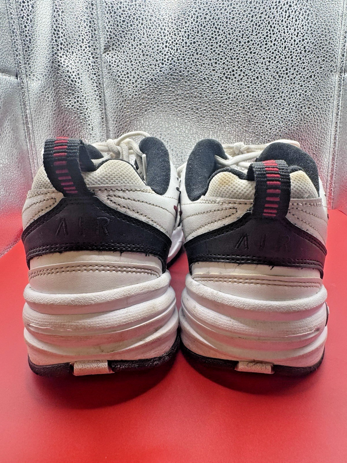 Nike Air Monarch IV Men’s 9 Wide Dad Shoes Walking White Black Red Retro Y2K