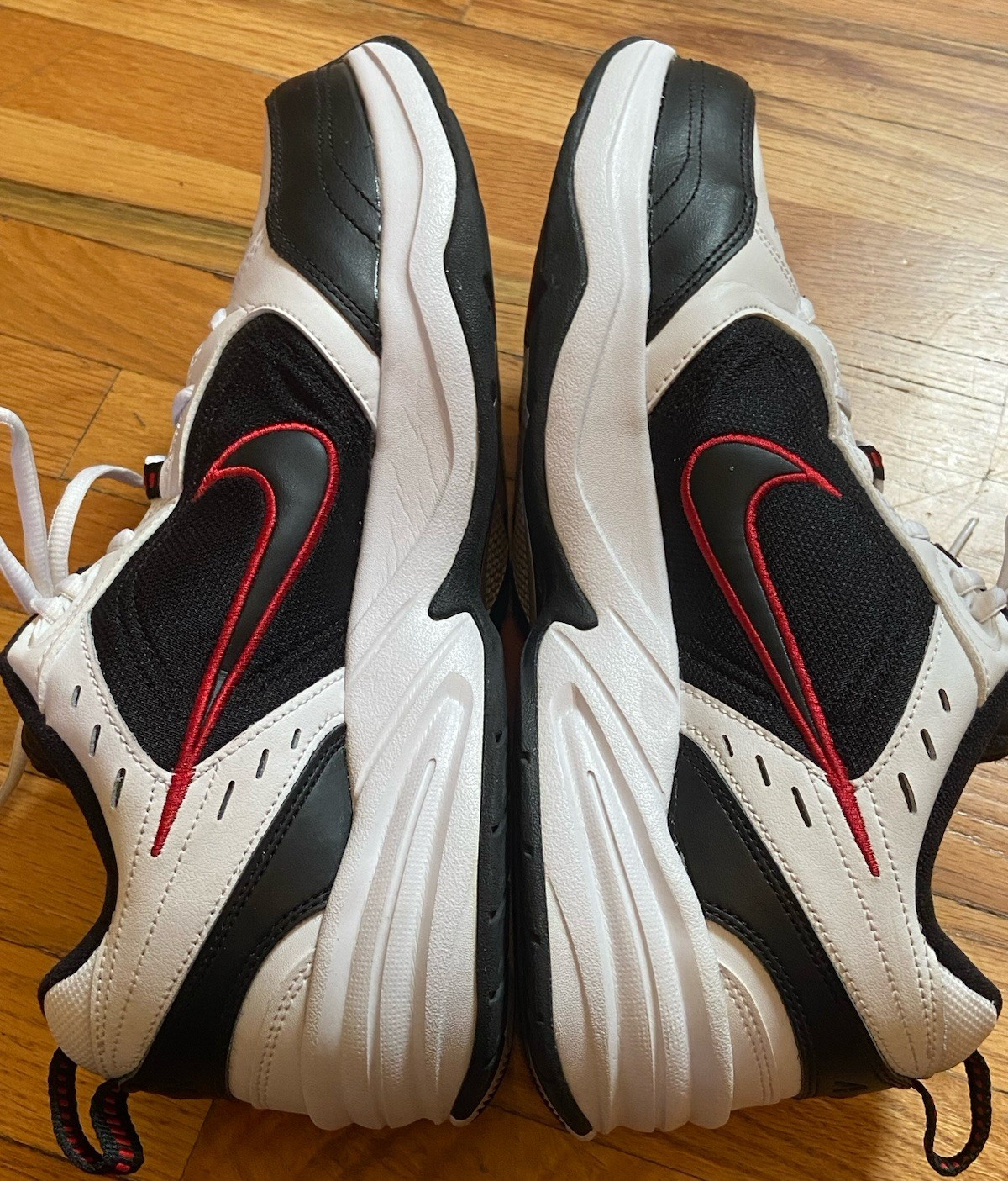 Nike Air Monarch 4E Black Red White Sneakers Shoes 416355-101 Men’s Size 11.5 W